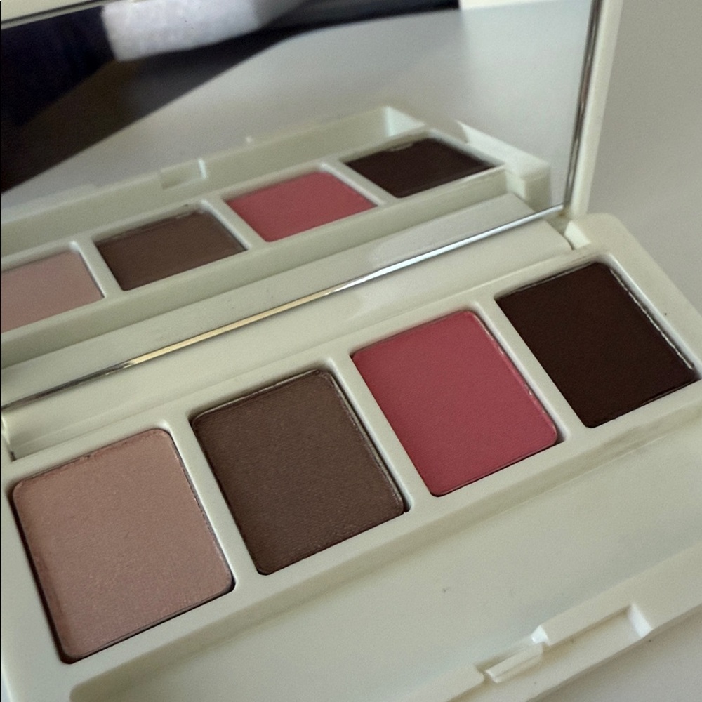 Clinique Eyeshadow Quad - Picture 6 of 6